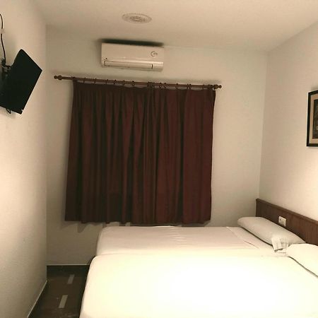 Hotel Las Yucas Atarfe Bagian luar foto