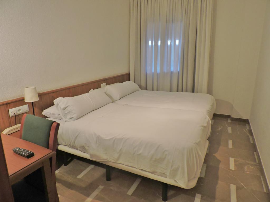 Hotel Las Yucas Atarfe Bagian luar foto