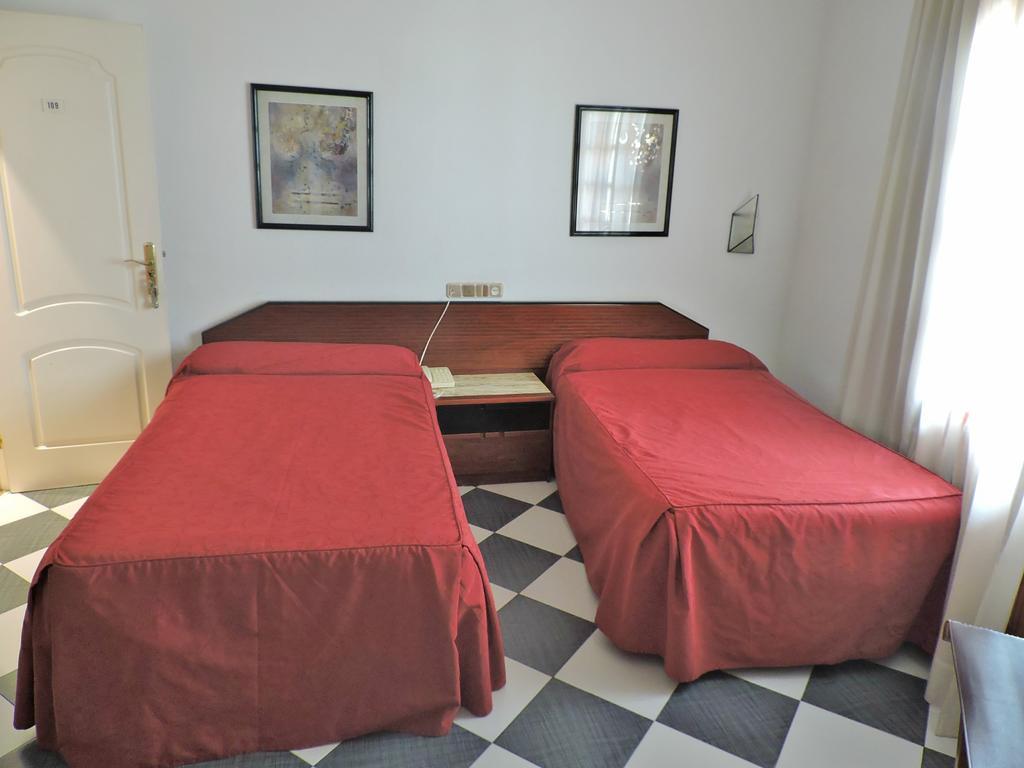 Hotel Las Yucas Atarfe Bagian luar foto