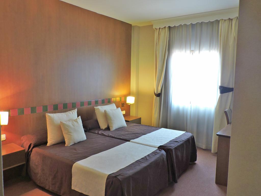 Hotel Las Yucas Atarfe Bagian luar foto
