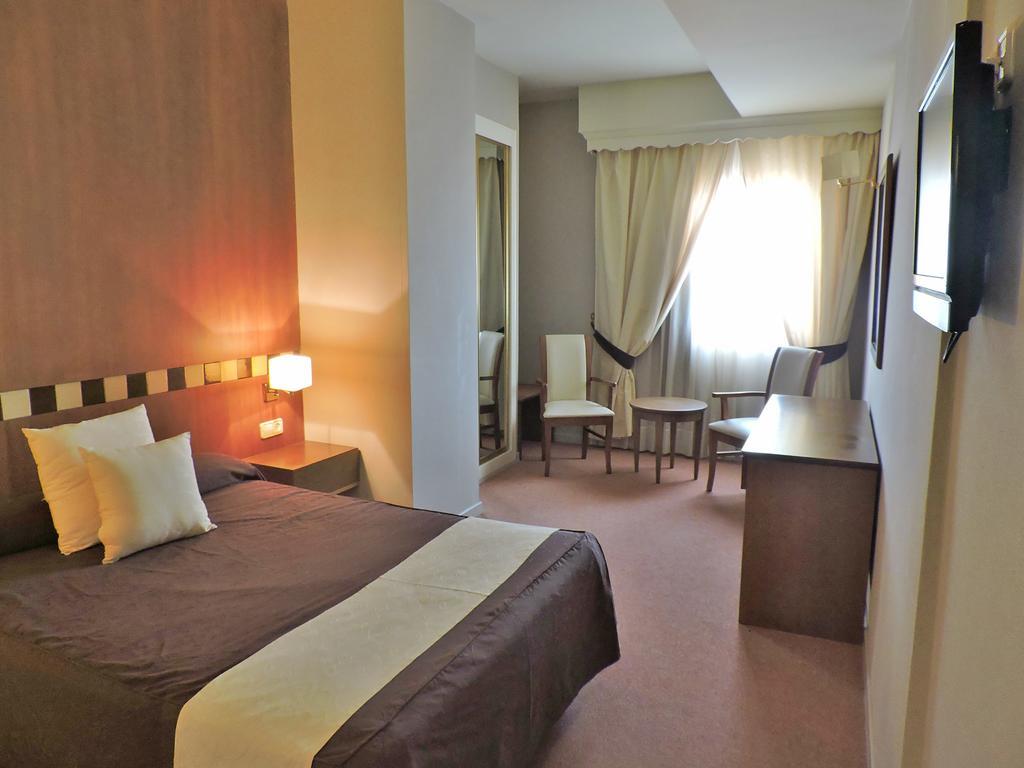 Hotel Las Yucas Atarfe Bagian luar foto