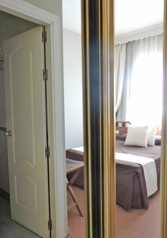 Hotel Las Yucas Atarfe Bagian luar foto